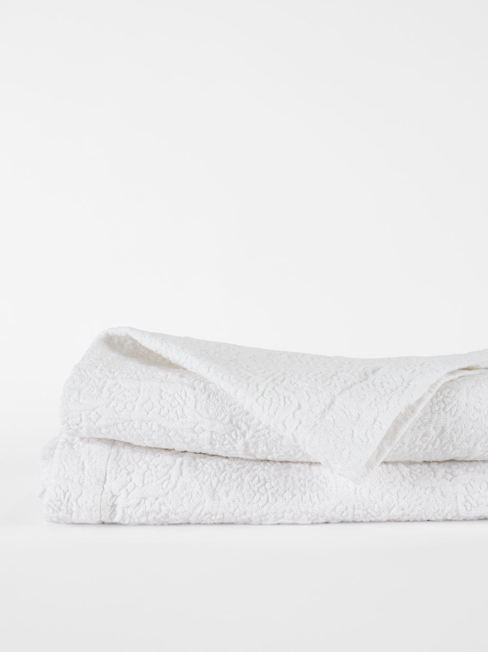 Antik Matelasse Throw - Iris