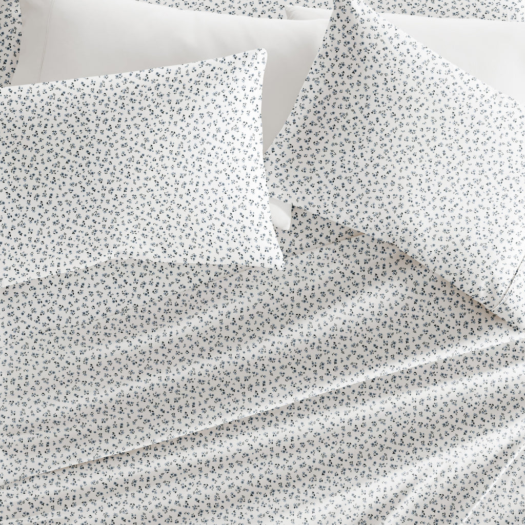 Ditsy Floral Light Blue 4-Piece Pattern Sheet Set