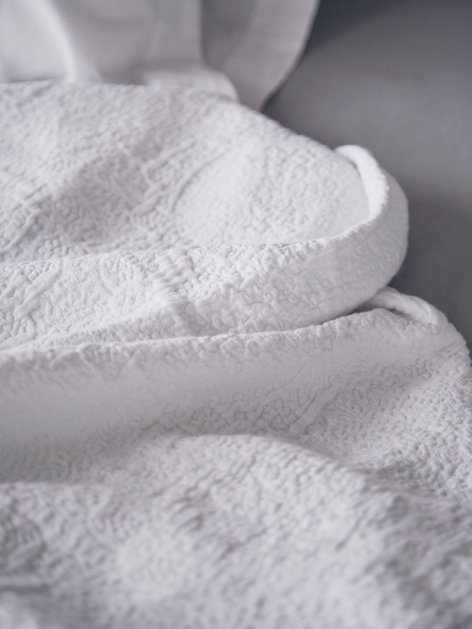 Antik Matelasse Coverlet - Iris