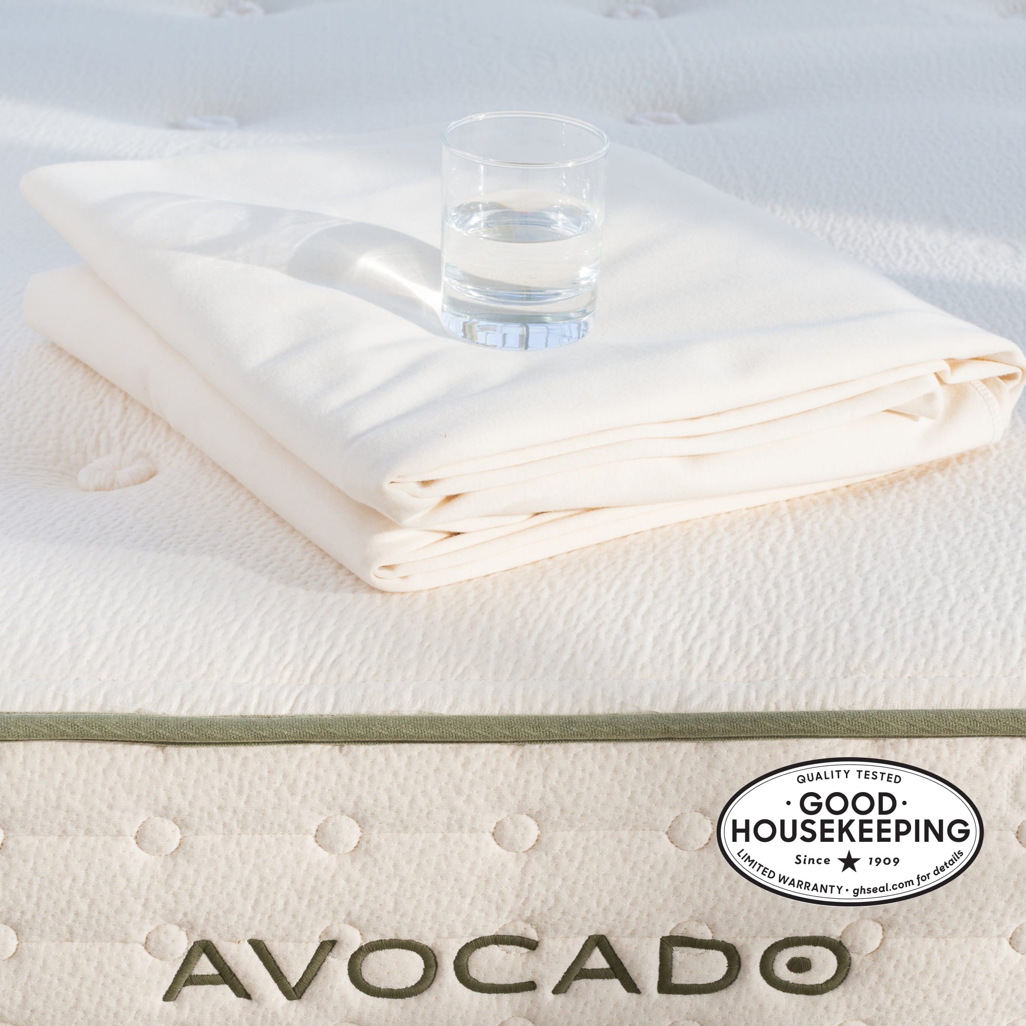 Organic Cotton Waterproof Mattress Protector Certified by GOTS