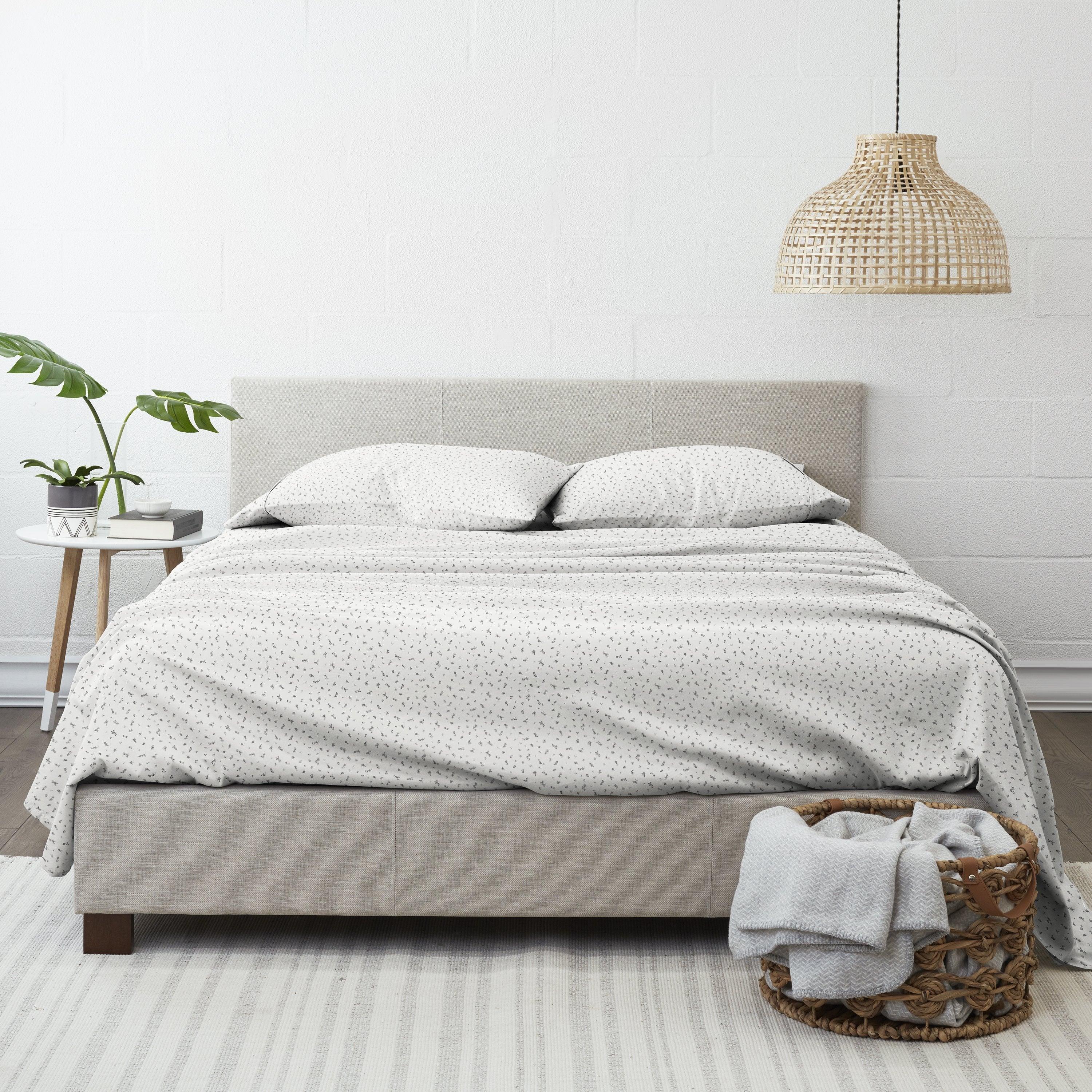 Light Gray Spotted Leaves  Patterned Sheet Set