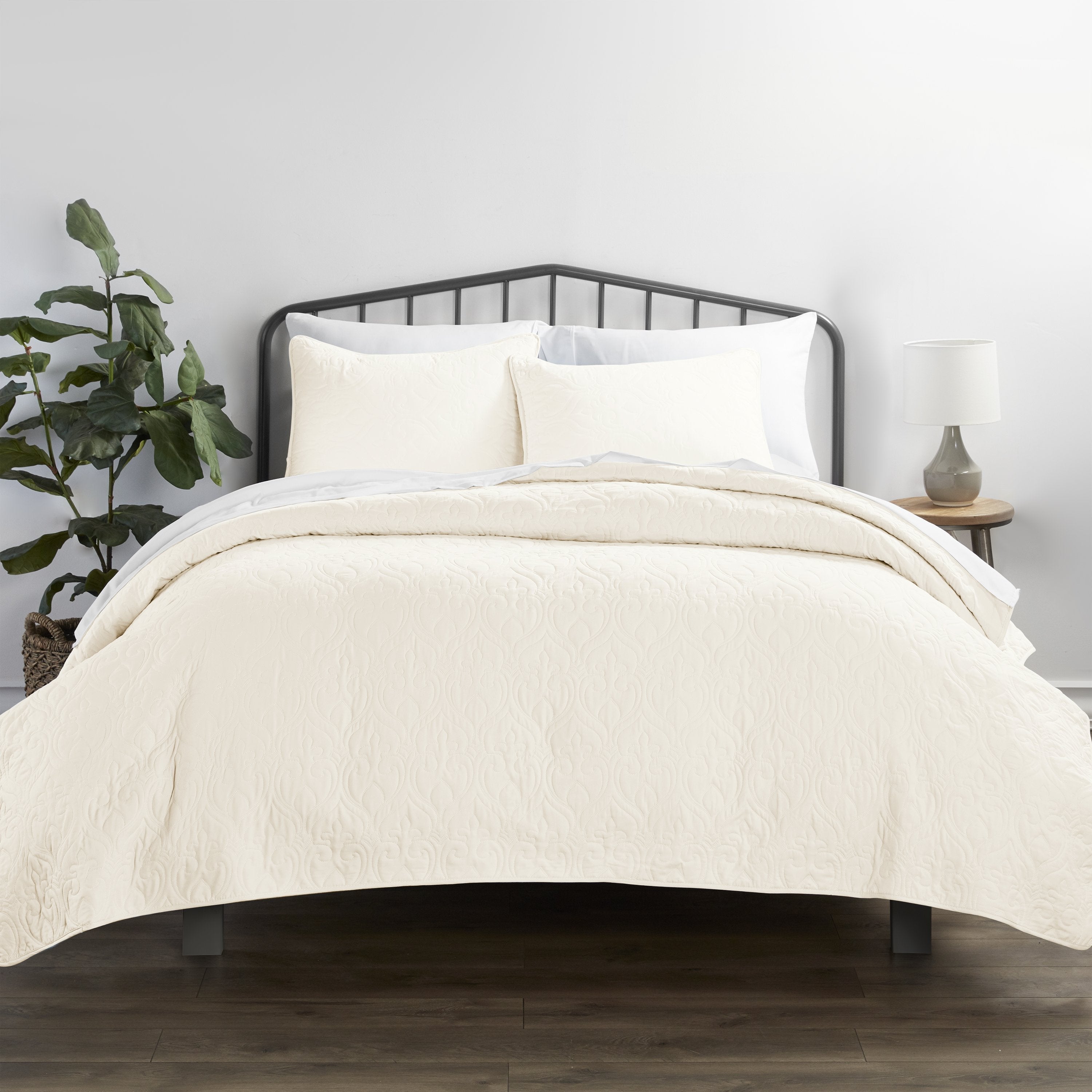 Ultra Soft Damask Pattern Quilt Coverlet 3 Piece Set