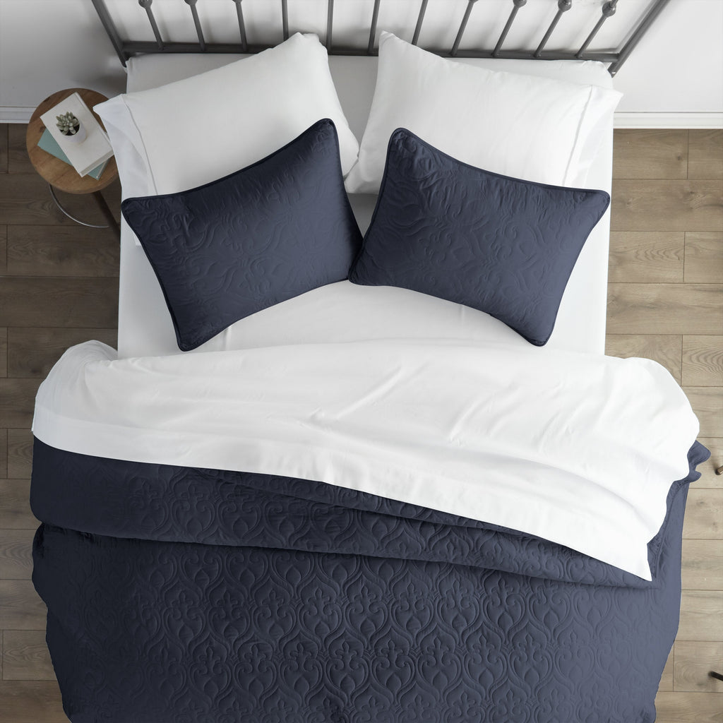 Ultra Soft Damask Pattern Quilt Coverlet 3 Piece Set