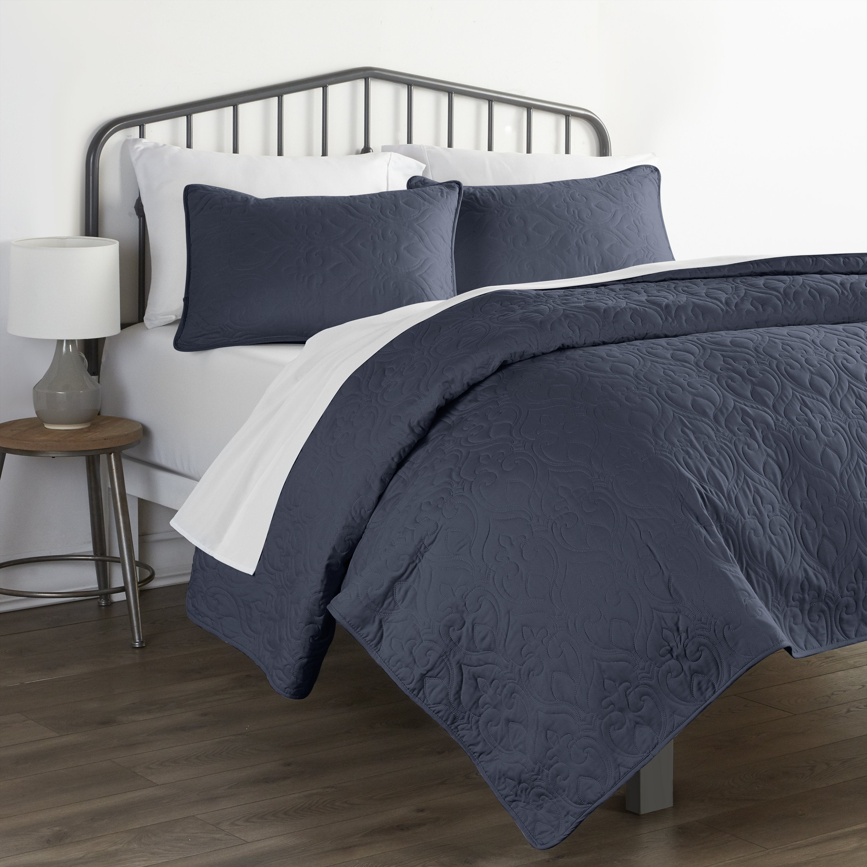 Ultra Soft Damask Pattern Quilt Coverlet 3 Piece Set