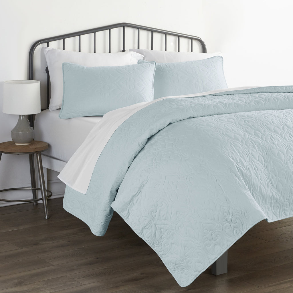 Ultra Soft Damask Pattern Quilt Coverlet 3 Piece Set