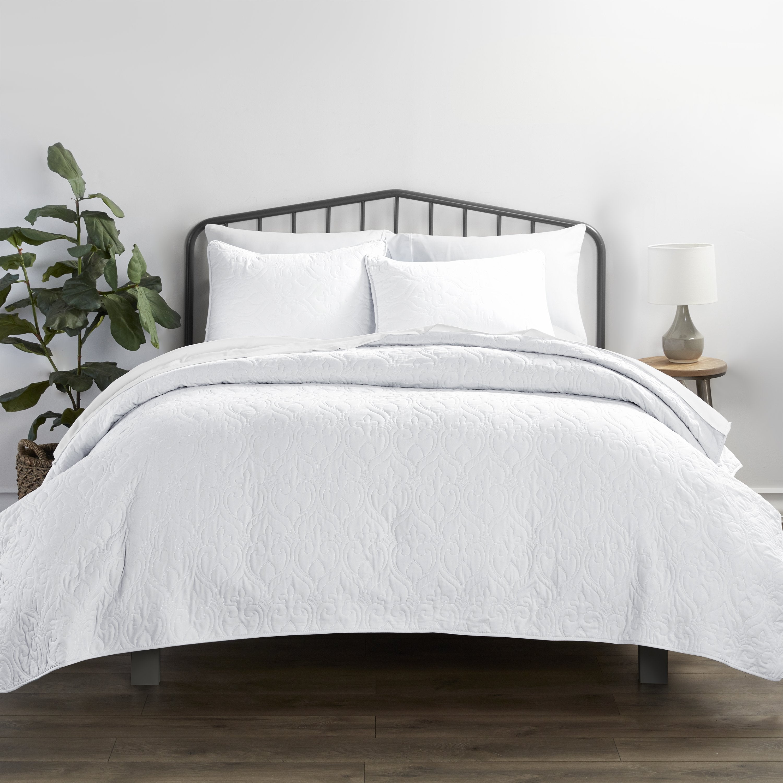 Ultra Soft Damask Pattern Quilt Coverlet 3 Piece Set