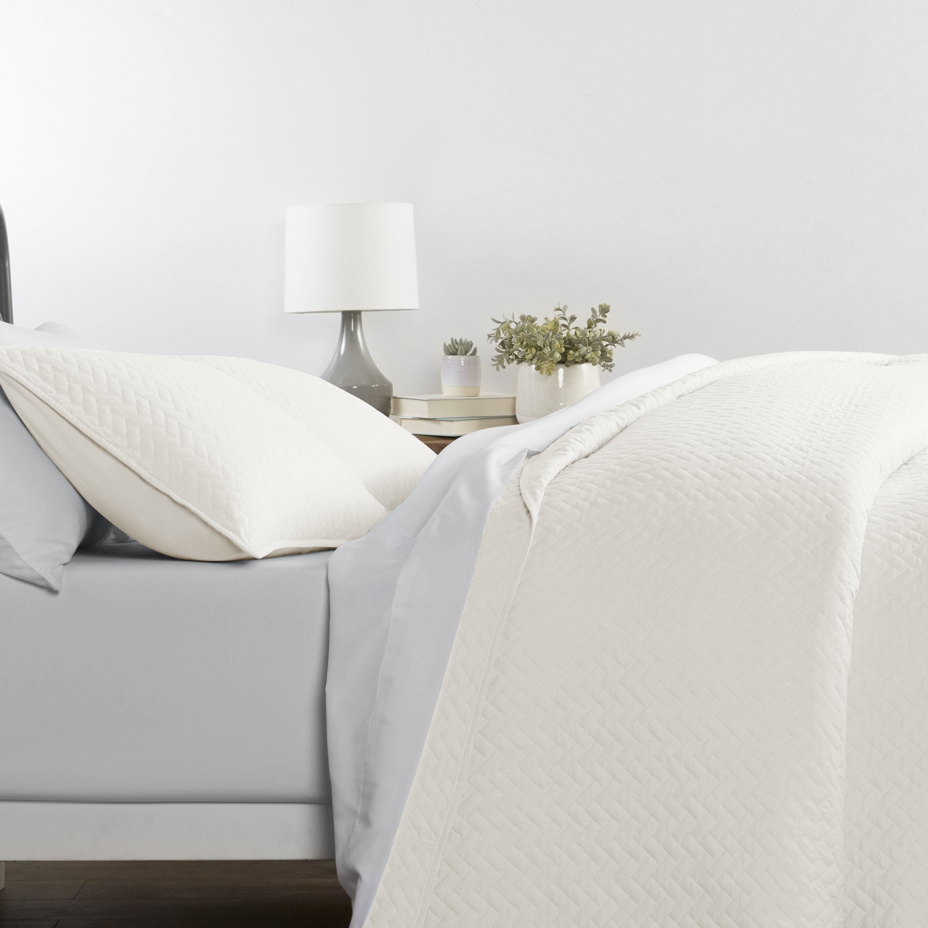Ultra Soft Herring Pattern Quilted Coverlet 3 Piece Set
