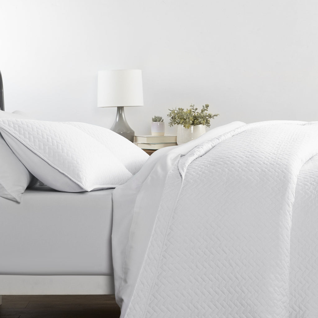 Ultra Soft Herring Pattern Quilted Coverlet 3 Piece Set