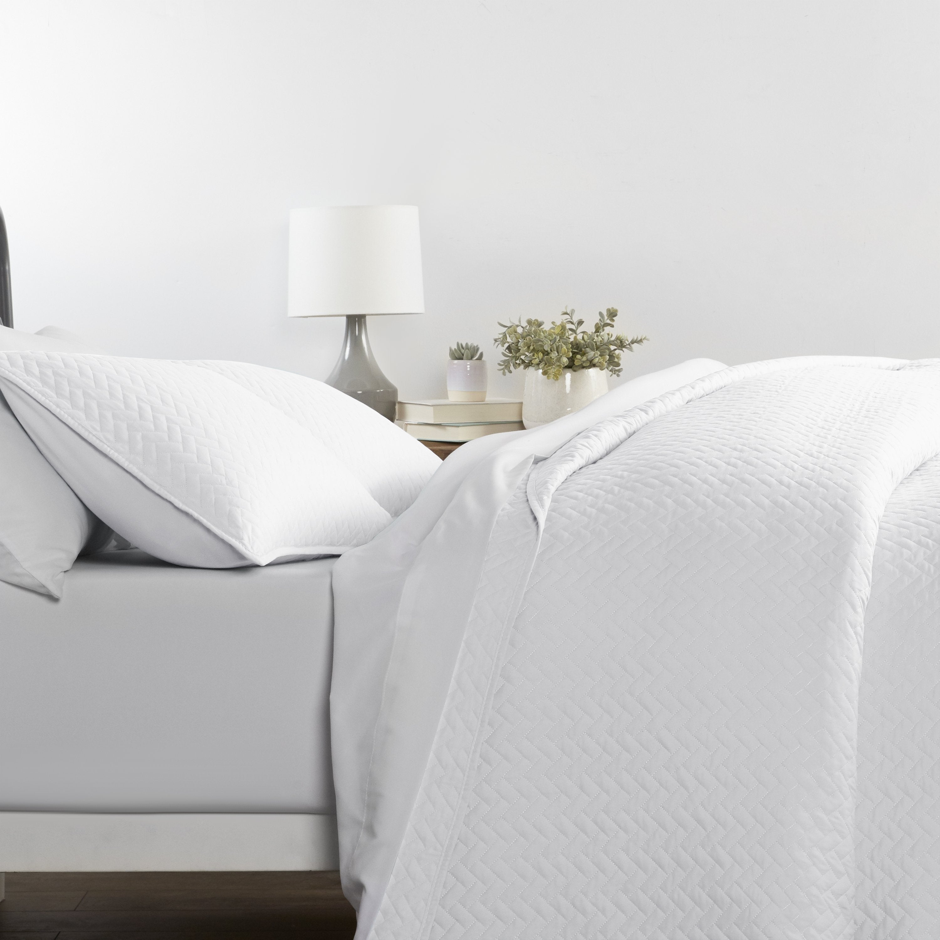Ultra Soft Herring Pattern Quilted Coverlet 3 Piece Set