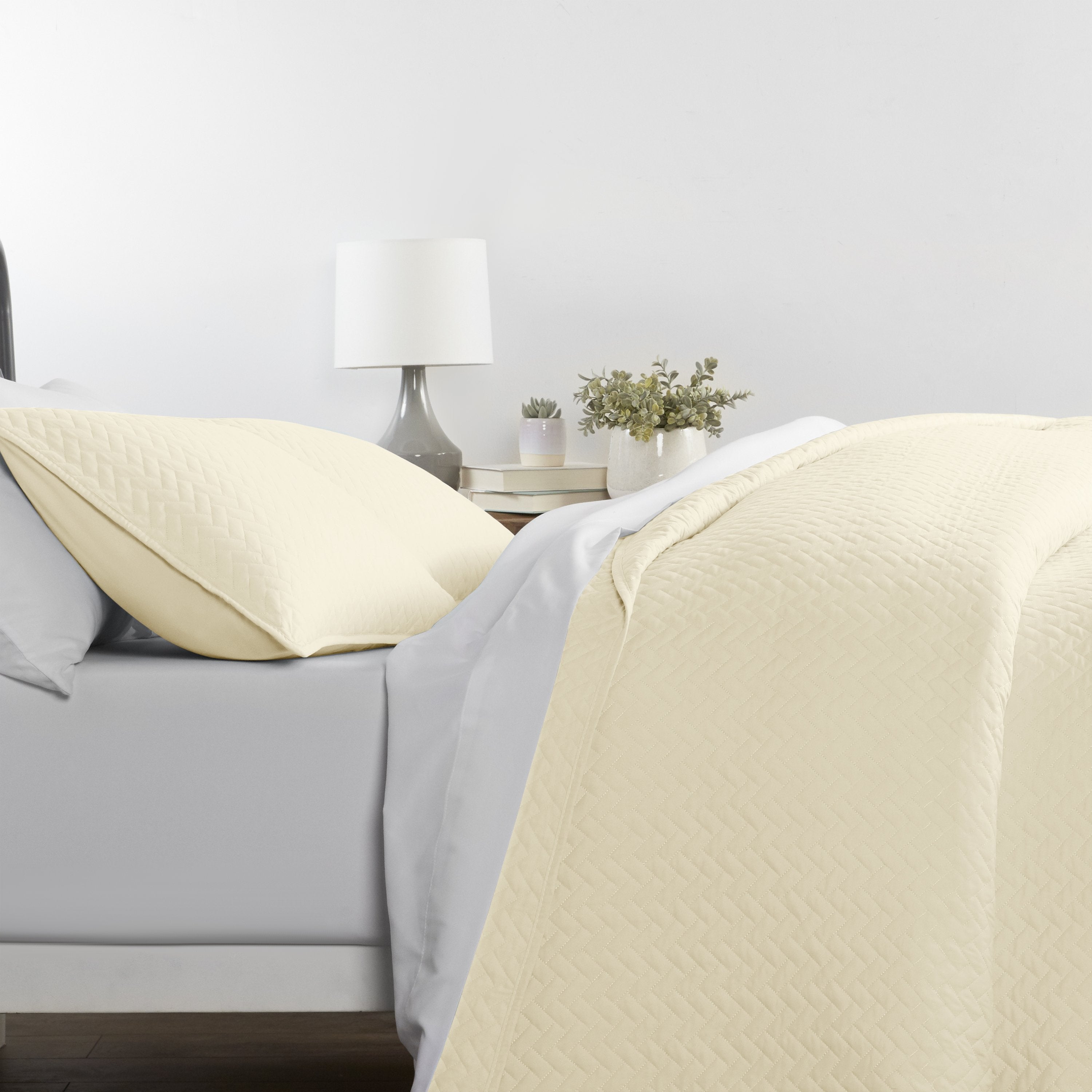 Ultra Soft Herring Pattern Quilted Coverlet 3 Piece Set