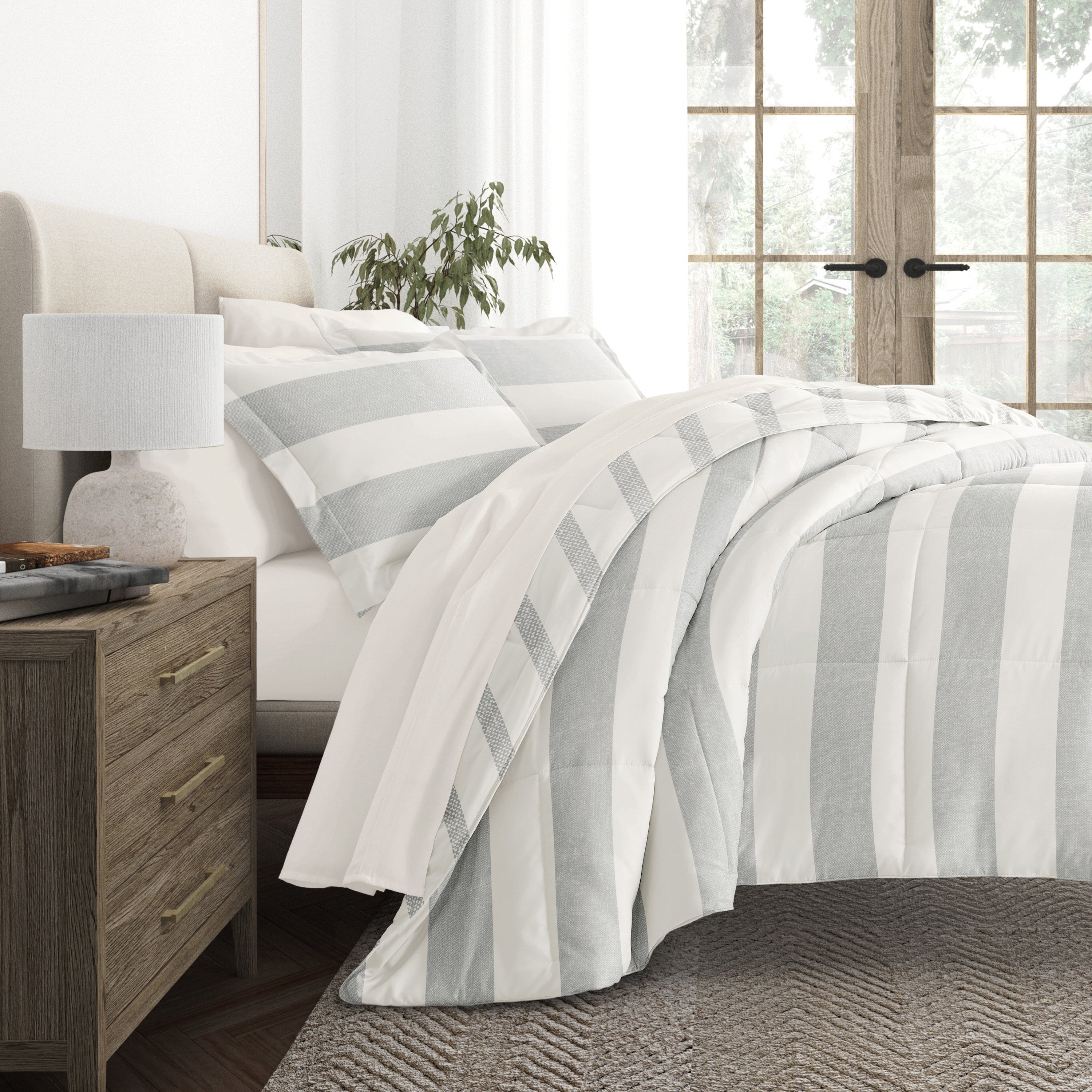 Bedding Bundle-Pattern Comforter Set and Solid Sheet Set