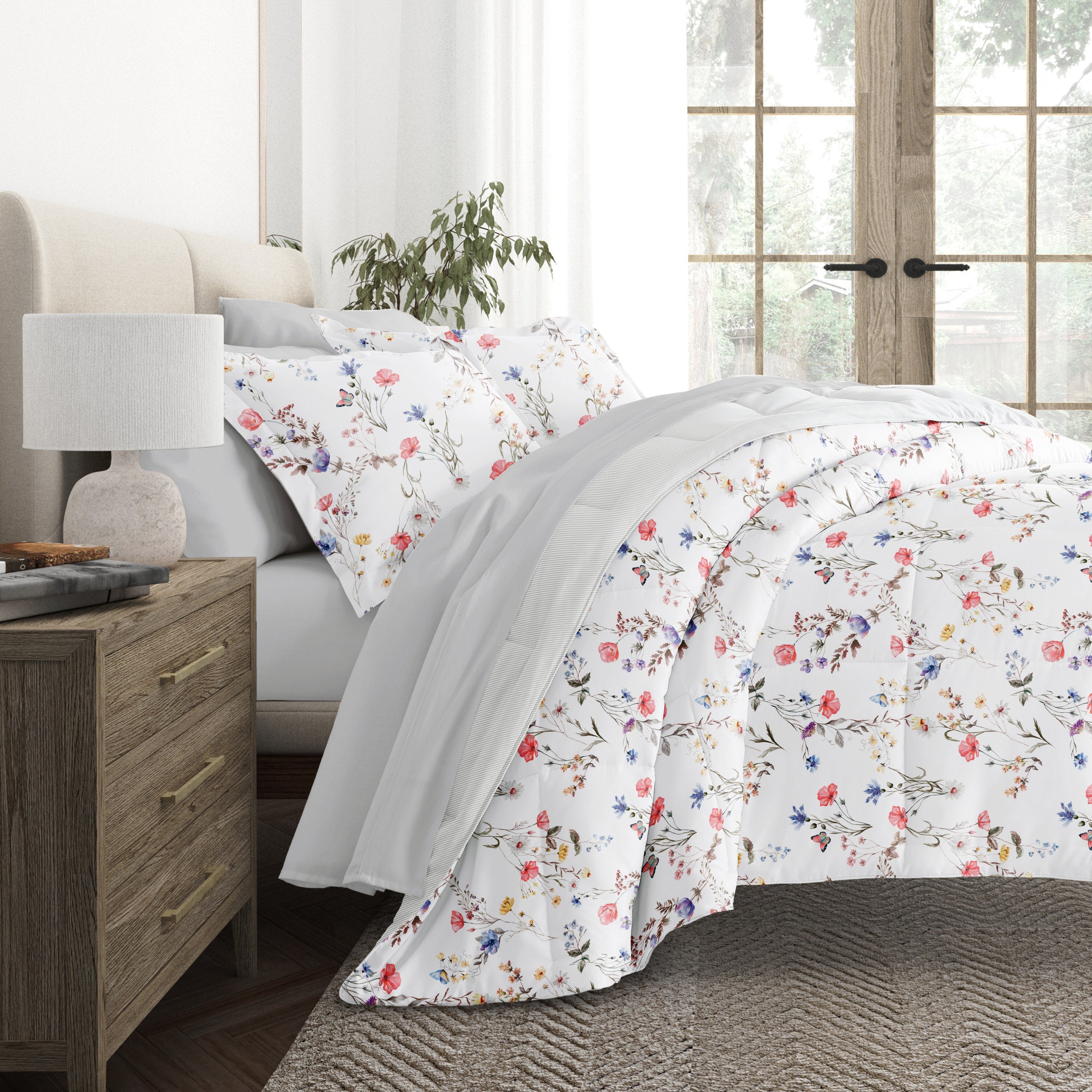 Bedding Bundle-Pattern Comforter Set and Solid Sheet Set