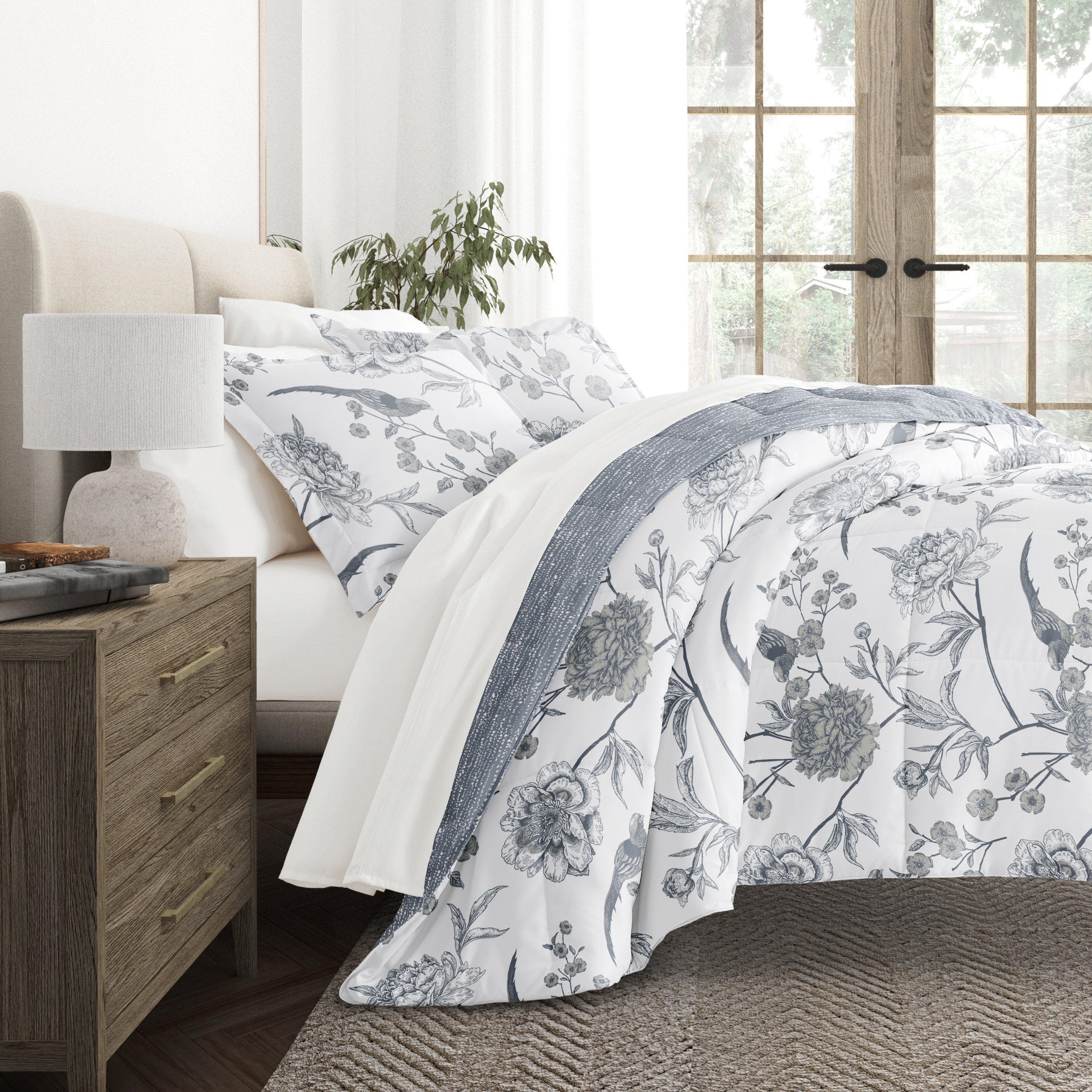 Bedding Bundle-Pattern Comforter Set and Solid Sheet Set