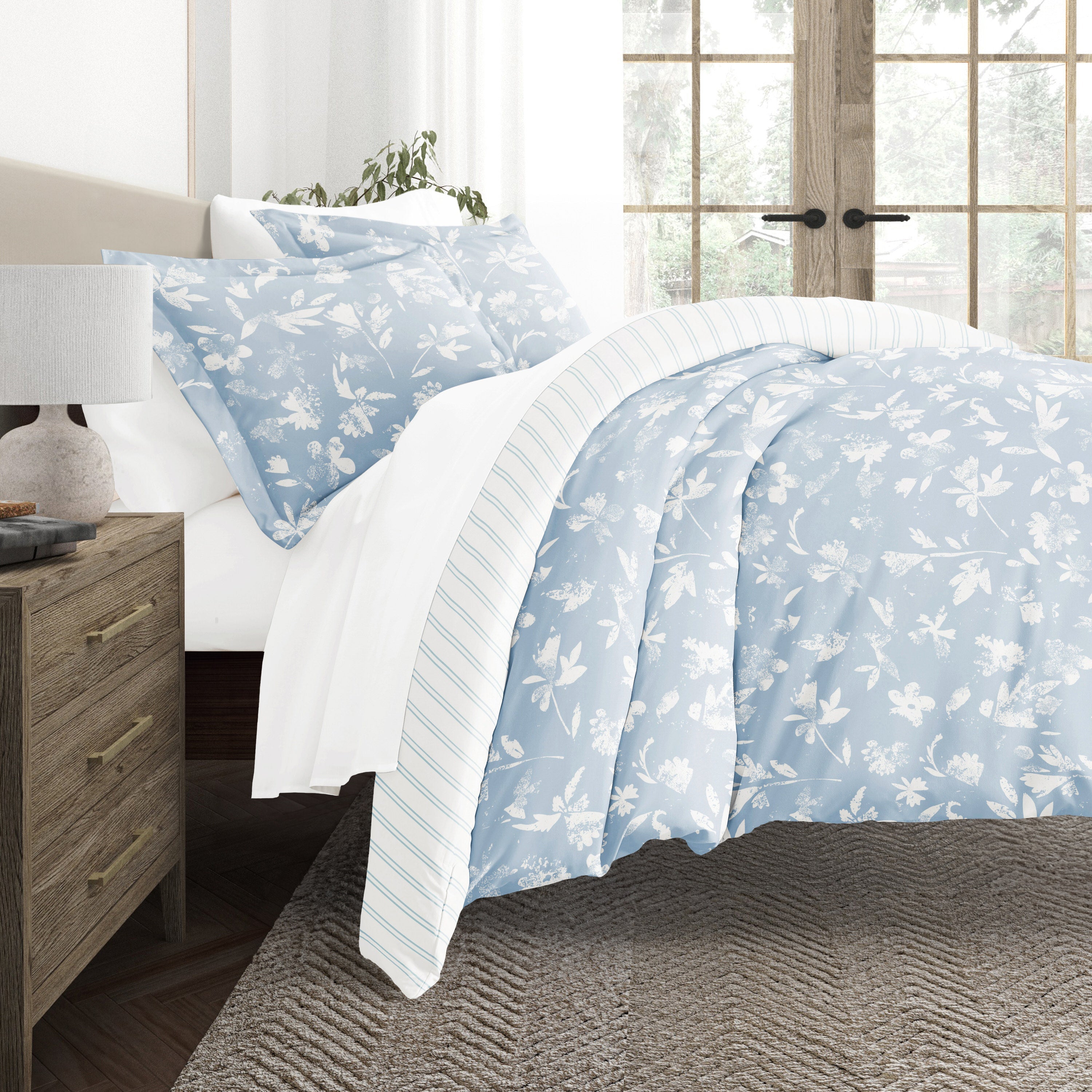 Country Home Light Blue with White Sheets.Bedding Bundle: Patterned Duvet Cover Set, White Comforter and Solid Sheet Set