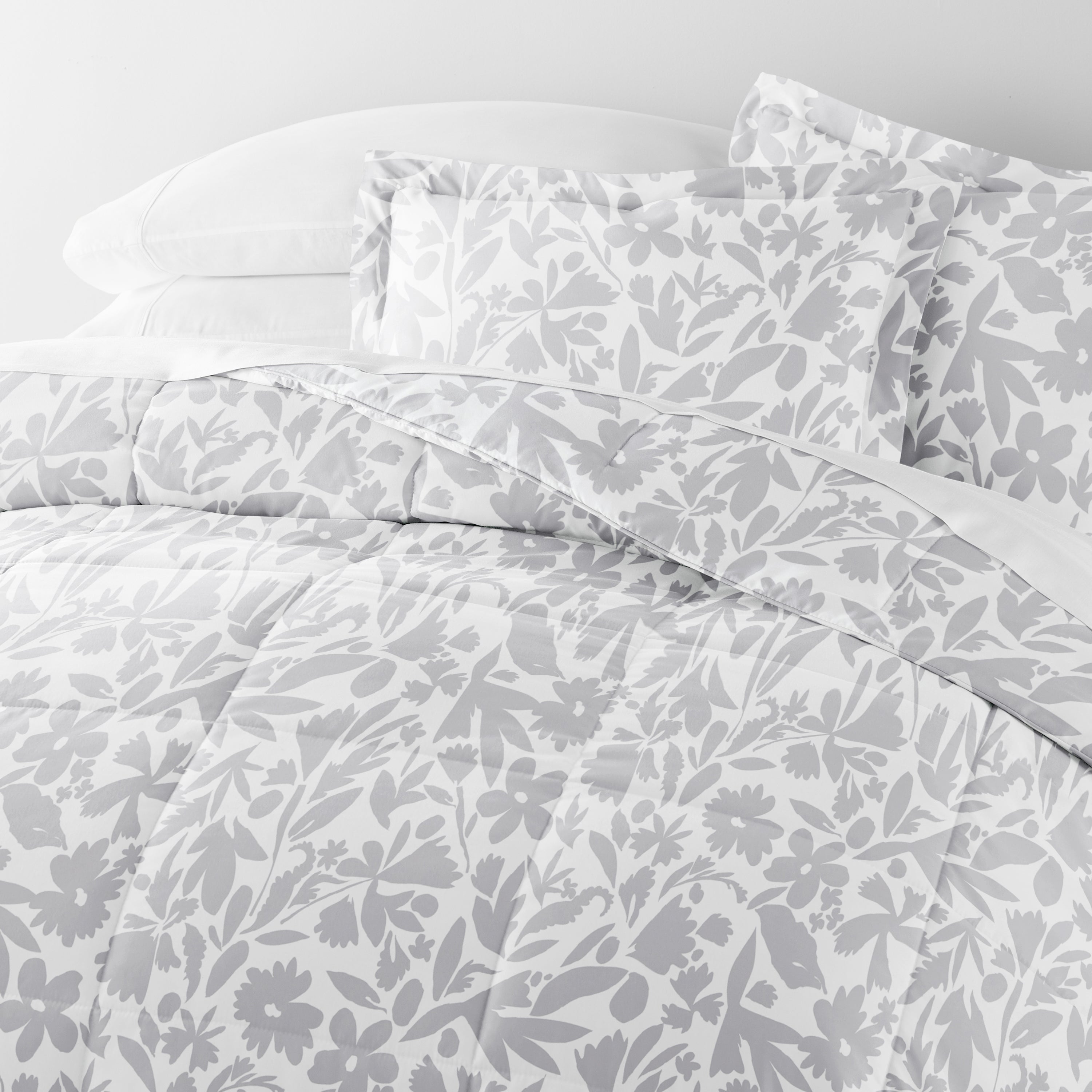 Abstract Garden Pattern Down-Alternative Comforter Set Light Gray