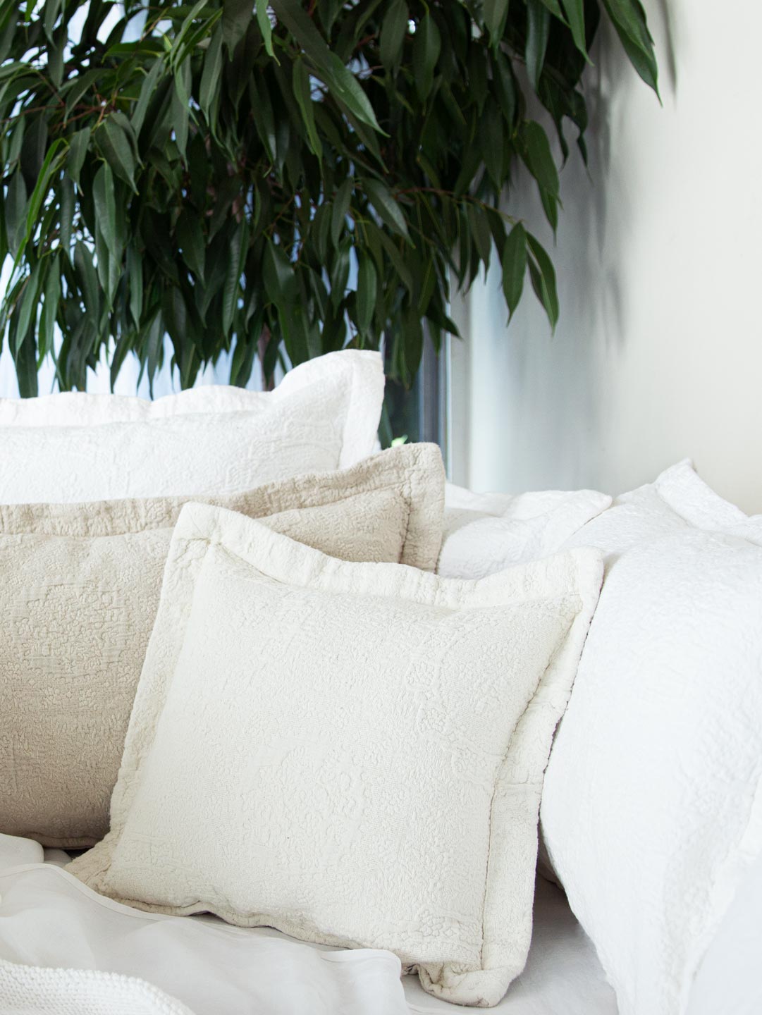 Antik Matelasse Decorative Pillow - Iris