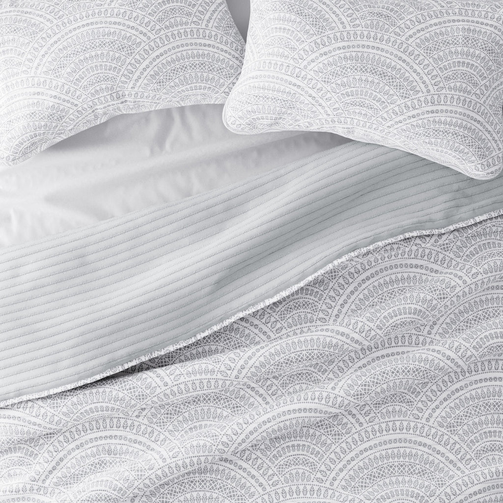 Scallop Reversible Quilt Set with Shams