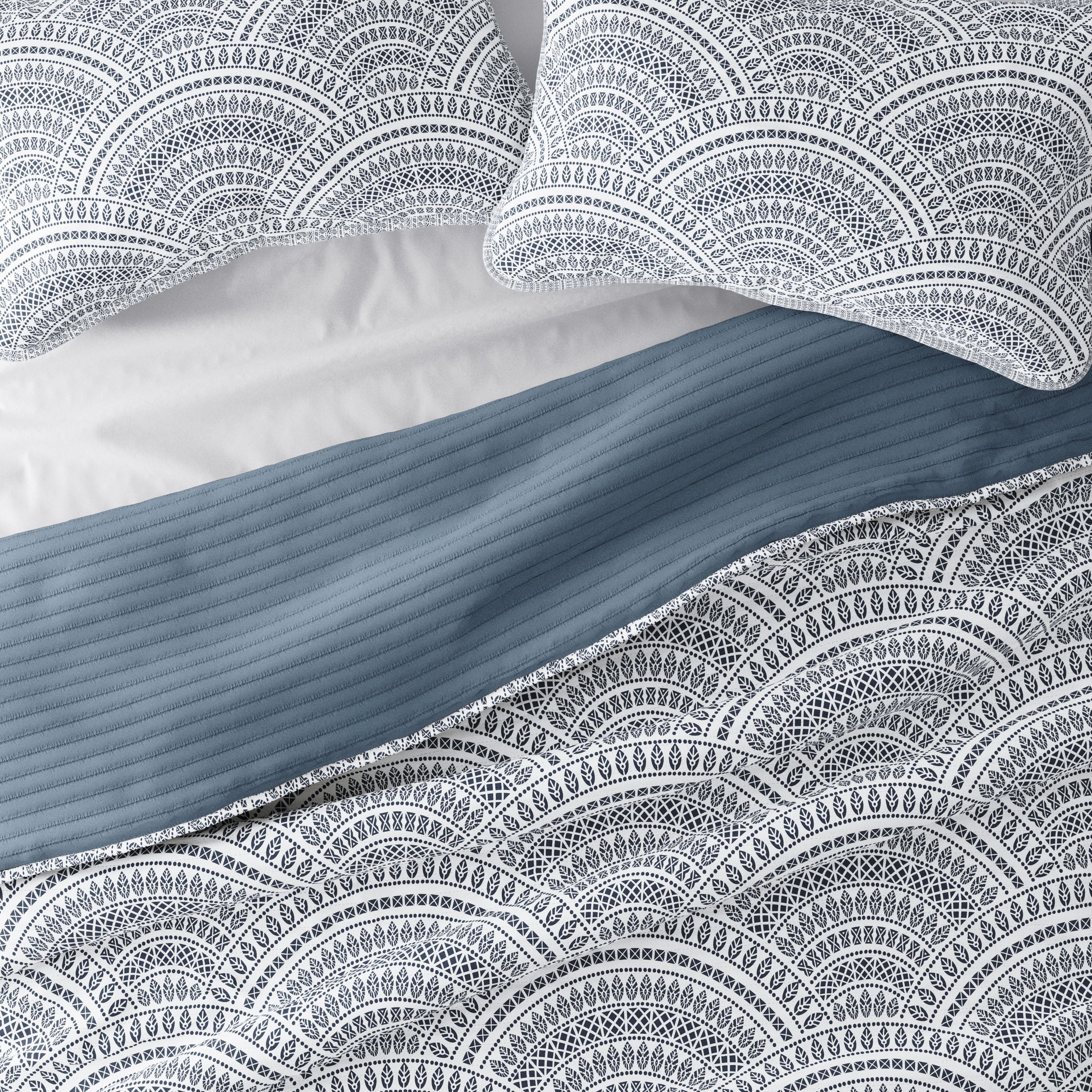 Scallop Reversible Quilt Set with Shams
